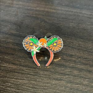Disney Pin 2025 Hidden Mickey WDW Wave A Orange Bird Chaser Ears Headband